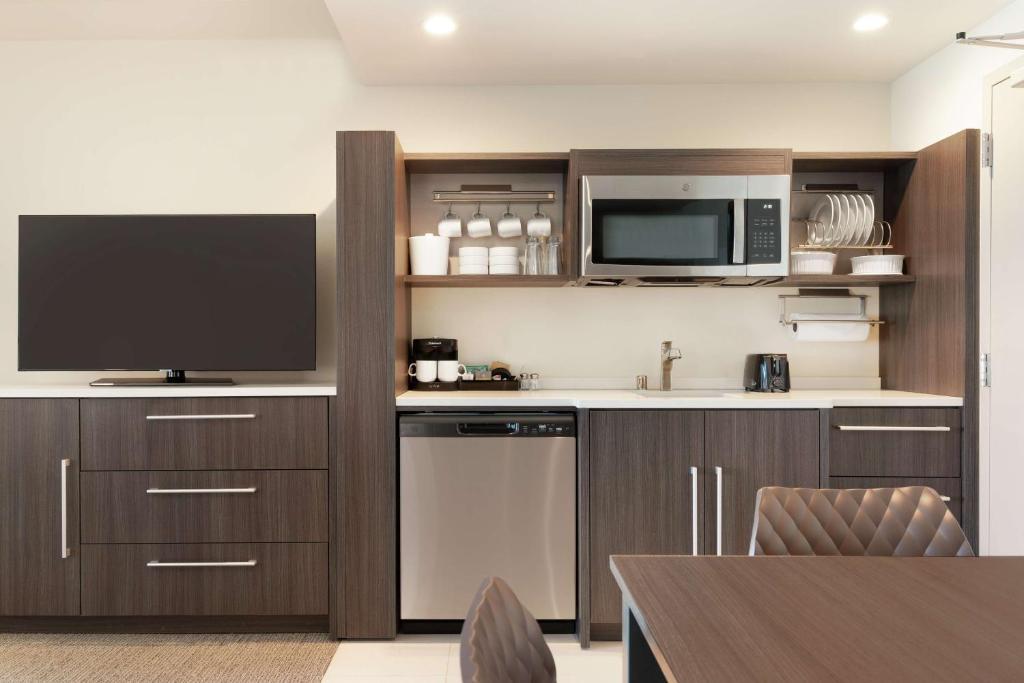 Home2 Suites By Hilton Woodland Hills لوس أنجلوس المظهر الخارجي الصورة