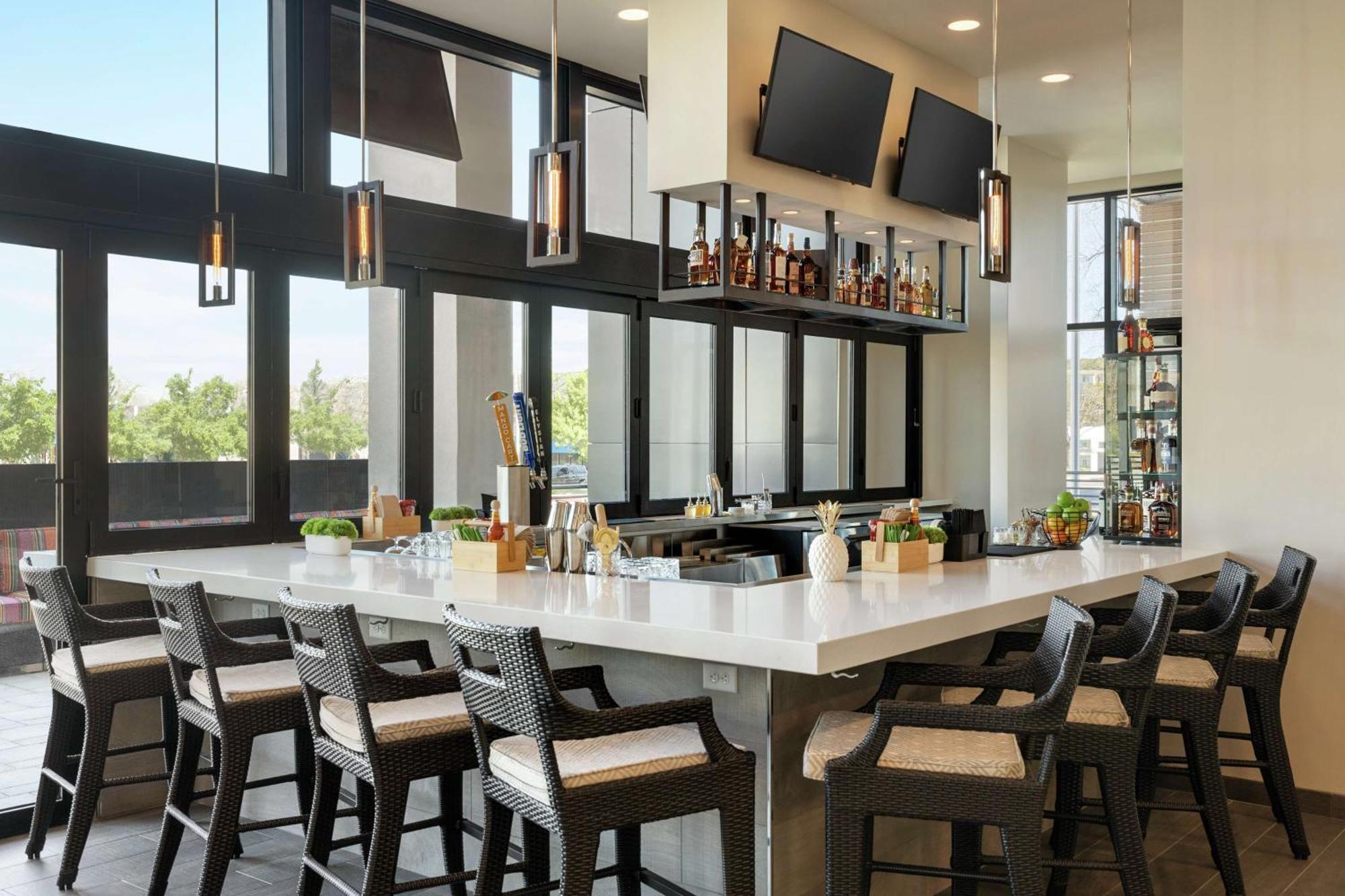 Home2 Suites By Hilton Woodland Hills لوس أنجلوس المظهر الخارجي الصورة