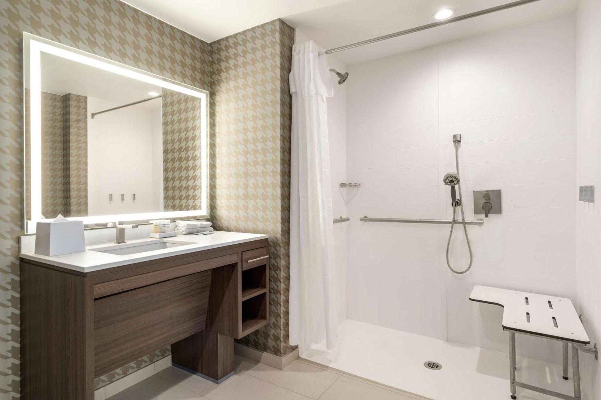 Home2 Suites By Hilton Woodland Hills لوس أنجلوس المظهر الخارجي الصورة