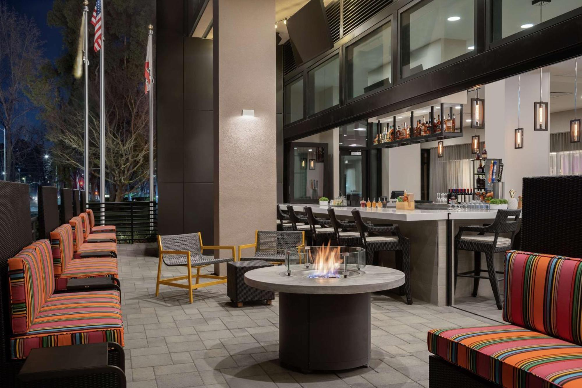 Home2 Suites By Hilton Woodland Hills لوس أنجلوس المظهر الخارجي الصورة
