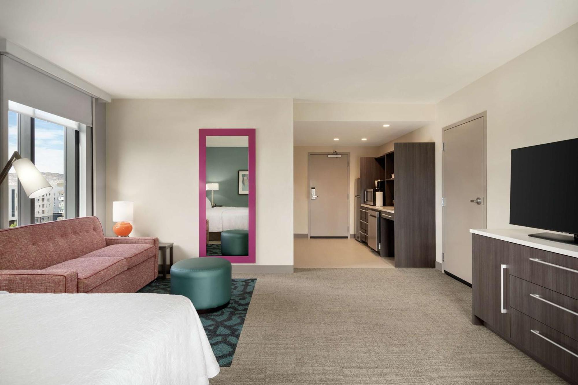 Home2 Suites By Hilton Woodland Hills لوس أنجلوس المظهر الخارجي الصورة